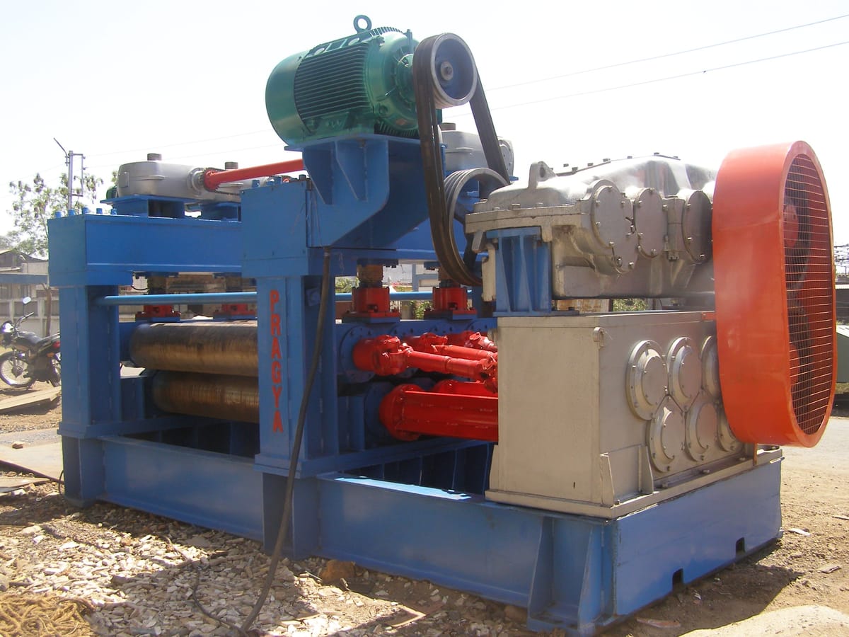 Plate leveler showing the leveling rolls and frame structure